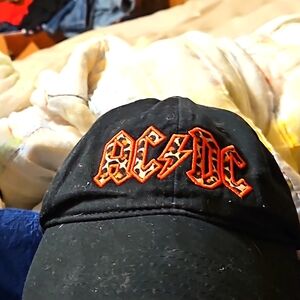 AC_DC hat b65